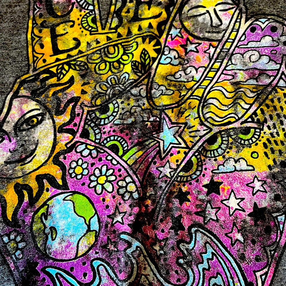 Modern lux graphic T-shirt
